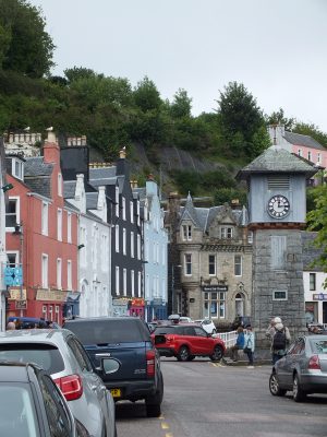 Tobermory street Scotland World Travellers Riccarton